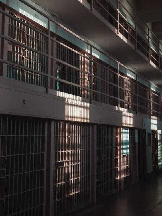 जेल से मिलने वाली फरलो और पैरोल क्या है?