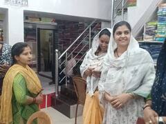 IN Pics: पिता अफजाल अंसारी के लिए वोट मांग रही हैं बेटी नुसरत, गाजीपुर सीट से सपा ने दिया है टिकट