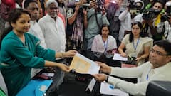 Gandey Bypoll 2024: गांडेय बनी 'हॉट सीट', कल्पना सोरेन ने किया नामांकन, BJP के इस नेता से होगा मुकाबला