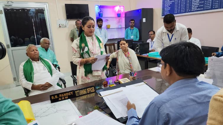 Bihar RJD candidate from Saran Lok Sabha seat Rohini Acharya post that her nomination accepted Rohini Acharya: रोहिणी आचार्य का नामांकन स्वीकार हुआ है या नहीं? BJP की शिकायत के बाद मची खलबली, जानिए सच्चाई