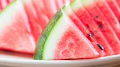 Health Tips: तरबूज खाने के दौरान बीज फेंकने की गलती न करें, क्योंकि इसे खाने से होते हैं गजब के फायदे...
