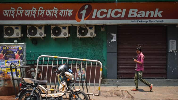 ICICI Bank Shares Climb 5% 5th Indian Company To Cross Mcap Of Rs 8 Lakh Crore ICICI Bank Shares Climb 5%, Becomes 5th Indian Company To Cross Mcap Of Rs 8 Lakh Crore