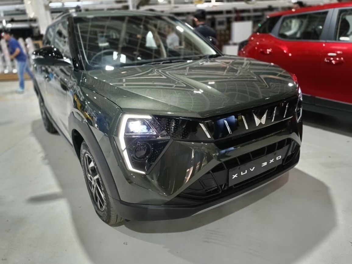 Mahindra XUV 3XO Launch: મહિન્દ્રાએ ભારતમાં લોન્ચ કરી ધાંસૂ સસ્તી SUV, ફીચર્સ જાણીને રહી જશો દંગ