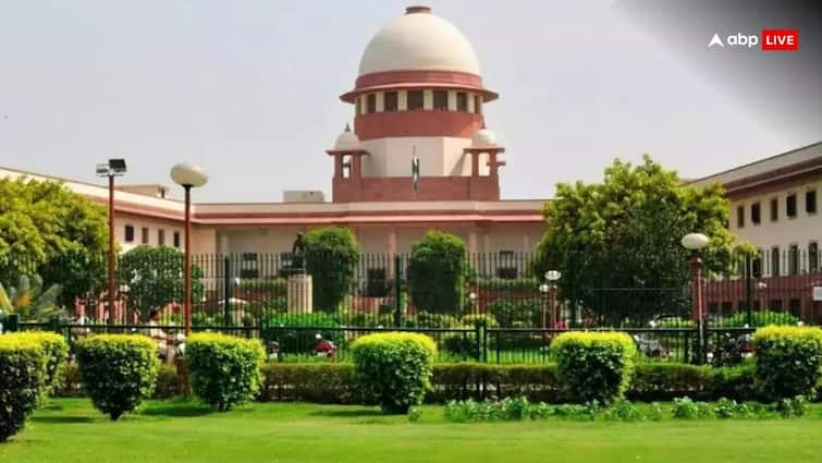 Supreme Court Hearing Shariyat Civil Law court asked attorney general of india to help girl क्या नास्तिक व्यक्ति पर भी लागू होता है शरीयत कानून? लड़की की याचिका पर सुनवाई के लिए सुप्रीम कोर्ट तैयार