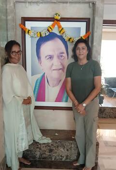 कांग्रेस उम्मीदवार वर्षा गायकवाड ने पूर्व सांसद प्रिया दत्त से की मुलाकात, क्या हुई बात?