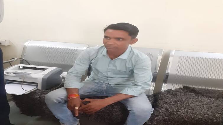 kota Municipal Corporation Jamadar arrested by acb police Taking bribe of Rs 4 thousand ann कोटा में नगर निगम का जमादार 4 हजार की रिश्वत लेते रंगे हाथ गिरफ्तार, किसलिए की थी रिश्वत की डिमांड