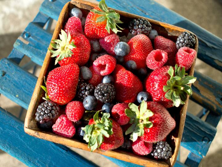 Berries: Berries are rich in antioxidants and have extremely low glycemic index. (Image source: getty images)