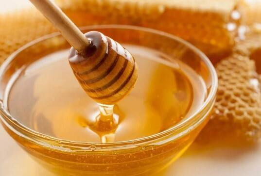 Health benefits of honey know   Honey Benefits: ઘણી બીમારીઓ માટે રામબાણ છે મધ, જાણો ડાયેટમાં સામેલ કરવાના ફાયદા 