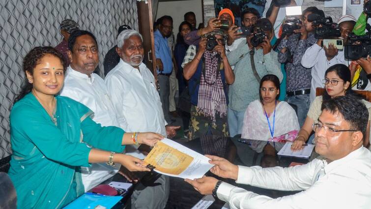 Former Jharkhand CM Hemant Wife Kalpana Soren Nomination JMM Candidate Gandey Assembly Bypoll JMM Former Jharkhand CM Hemant Soren's Wife Kalpana Files Nomination For Gandey Assembly Bypoll