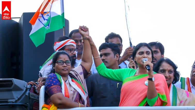 AP PCC Chief YS Sharmila comments against CM YS Jagan Sharmila About Jagan: ఏపీ సీఎం జగన్ ప్రధాని మోదీకి దత్తపుత్రుడు, బీజేపీకి తొత్తు - రాజమండ్రిలో వైఎస్ షర్మిల ఫైర్