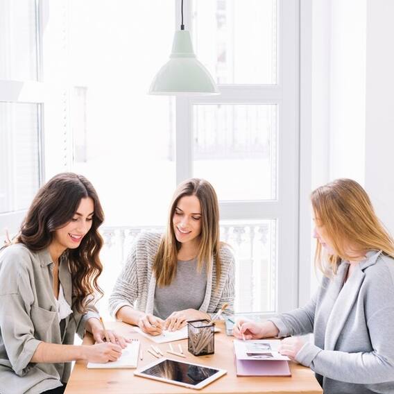 આ હેલ્પલાઈન નંબર મહિલાઓ માટે ખાસ છે