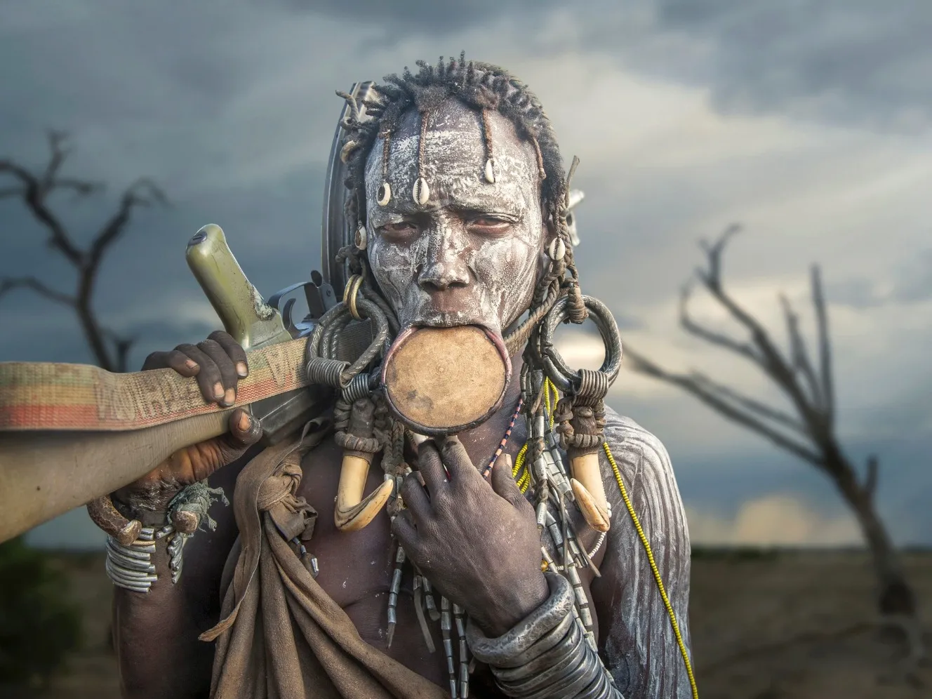 Dangerous Tribe: ਦੁਨੀਆਂ ਦਾ ਅਜਿਹਾ ਕਬੀਲਾ ਜਿਨ੍ਹਾਂ ਕੋਲ ਸਭ ਤੋਂ ਖਤਰਨਾਕ ਹਥਿਆਰ, AK-47 ਤਾਂ ਮੋਢਿਆਂ 'ਤੇ ਟੰਗੀ ਹੁੰਦੀ