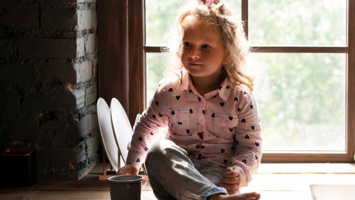 रोज़ाना समय निकालें: हर दिन थोड़ा समय बच्चों के लिए जरूर निकालें. इस समय का उपयोग उनके साथ खेलने, बातचीत करने में करें.