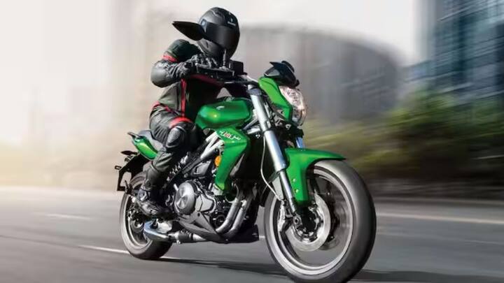 Benelli TNT300 বাইকটির নাম উঠে আসবে এই তালিকায় তিন নম্বরে। বাইকে থাকছে ইনলাইন ২ সিলিন্ডার ইঞ্জিন, লিকুইড কুলড ইঞ্জিন থাকছে।