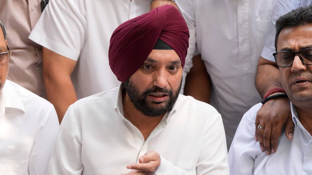 दिल्ली कांग्रेस में कलह? अरविंदर सिंह लवली पर पूर्व प्रदेश अध्यक्ष ने लगाये बीजेपी को लाभ पहुंचाने का आरोप Delhi Lok Sabha Election 2024 Congress Leader Anil Kumar Allegation on Arvinder Singh Lovely Benefiting BJP ANN दिल्ली कांग्रेस में कलह? अरविंदर सिंह लवली पर पूर्व प्रदेश अध्यक्ष ने लगाये बीजेपी को लाभ पहुंचाने का आरोप