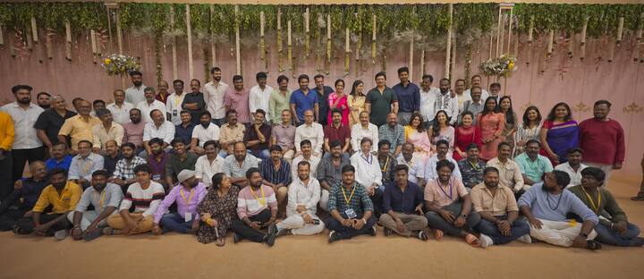 ஏஜிஎஸ் தயாரிப்பில் விஜய், சினேகா, பிரபு தேவா, பிரசாந்த் உள்ளிட்ட பலர் நடிக்கும் தி கோட் படத்தை வெங்கட் பிரபு இயக்கிவருகிறார்.