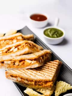 Summer Breakfast: गर्मी में घंटों किचन में न बिताना हो समय, तो सुबह के नाश्ते में खाएं ये हेल्दी चीजें