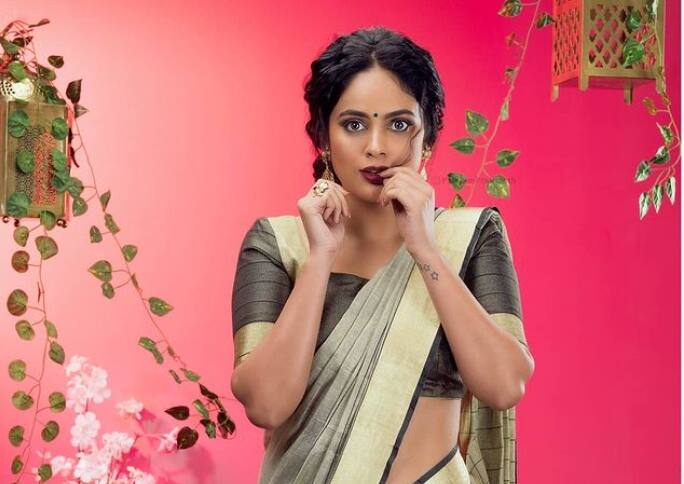 2012ம் ஆண்டு வெளியான 'அட்டகத்தி' திரைப்படம் மூலம் தமிழ் சினிமாவில் அறிமுகமானார்.