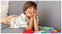 बच्चों की मासूमियत छीन लेती हैं पेरेंट्स की ये गलतियां, भूलकर भी न करें