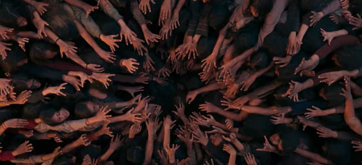 மாதவனின் தீய எண்ணங்களுக்கு முற்றுப்புள்ளி வைக்க அஜய் தேவ்கன் என்ன செய்கிறார்? மாதவனுடன் இறுதிவரை போராட அஜய் தேவ்கனுக்கும் அவர் குடும்பத்திற்கும் என்ன நடந்தது என்பதை காட்சிப்படுத்துவதே சைத்தான்