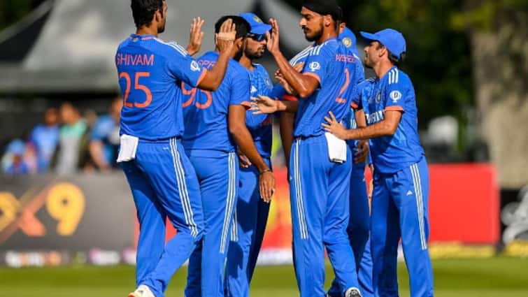 India squad for T20 world cup announced how balance is Indian team batters and bowlers all rounders know details in Marathi T20 World Cup 2024: 2 कीपर, 2 फिरकीपटू, 4 अष्टपैलू , टीम इंडियाची तगडी फौज, कुणाकडे कोणती जबाबदारी?