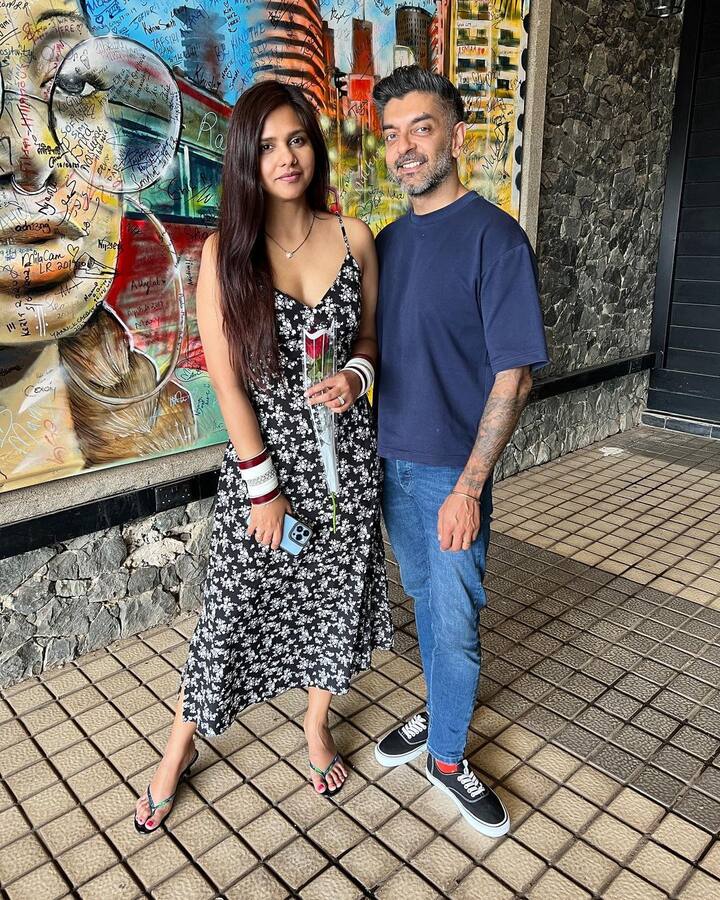 दलजीत कौर ने पिछले साल 10 मार्च को बिजनेसमैन निखिल पटेल से ड्रीमी वेडिंग की थी. शादी के बाद एक्ट्रेस निखिल के साथ विदेश चली गई थीं.