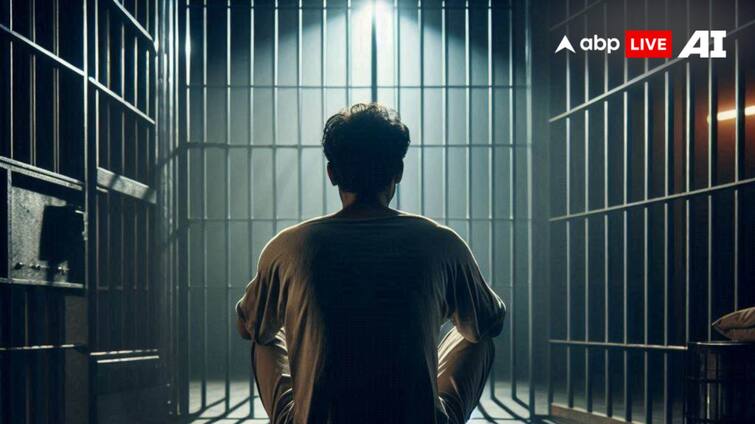 Etah convicted prisoner committed suicide by hanging himself in jail ann Etah News: एटा जेल में सजायाफ्ता कैदी ने की आत्महत्या, फांसी के फंदे से लटका मिला शव