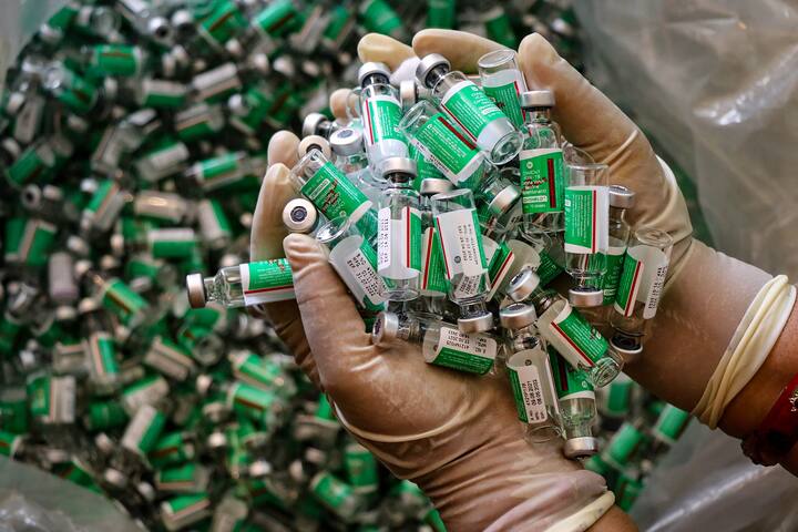 आप आरोग्य सेतु या फिर डिजी लॉकर ऐप से भी अपना कोरोना वैक्सीन सर्टिफिकेट डाउनलोड कर सकते हैं. यहां से भी आपको पता चल जाएगा कि आपको कौन सी वैक्सीन लगी है.