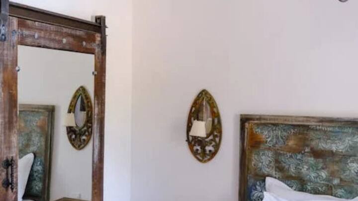 প্রতিদিন যে আয়নায় মুখ দেখি, সেই আয়না পরিষ্কার করতে নাজেহাল হতে হয়। অনেক সময়ই নোংরা, আঙুুলের ছাপ পড়ে যায় তাতে।