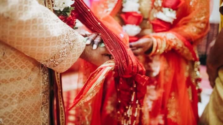 बहुत बार लोग एक दूसरे को समझे बिना जल्दबाजी में निर्णय लेते हैं. बहुत बार परिवार या बाहरी लोगों से लड़के या लड़की पर रिश्ते में प्रवेश के लिए बहुत दबाव होता है.