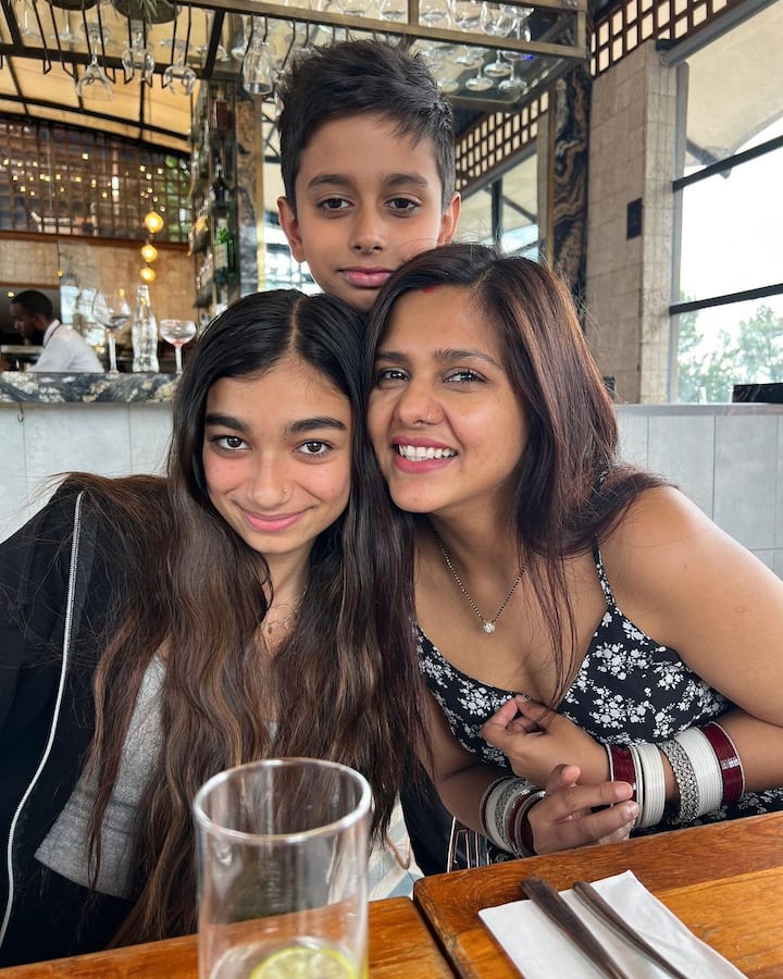 शादी के एक साल पहले ही दलजीत और निखिल के बीच अनबन की खबरें आने लगी थीं. एक्ट्रेस की टीम ने भी बयान में कहा था कि अगर दोनों के बीच कुछ ठीक नहीं हुआ था दोनों अलग हो सकते हैं.