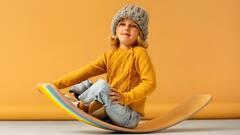 बच्चों की मासूमियत छीन लेती हैं पेरेंट्स की ये गलतियां, भूलकर भी न करें