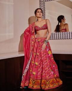 Actress rashi khanna: એક્ટ્રેસ રાશિ ખન્નાનો ગ્લેમરસ અંદાજ વાયરલ, જુઓ તસવીરો