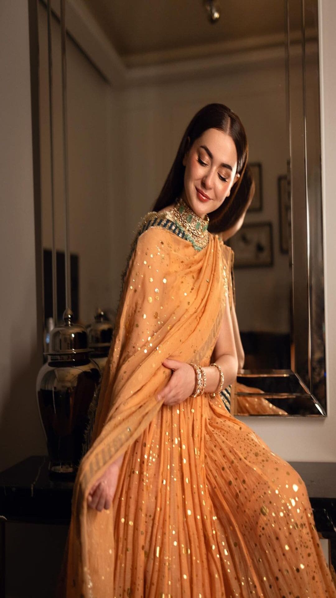 Hania Aamir Serves Drool Worthy Look In A Shimmery Anarkali