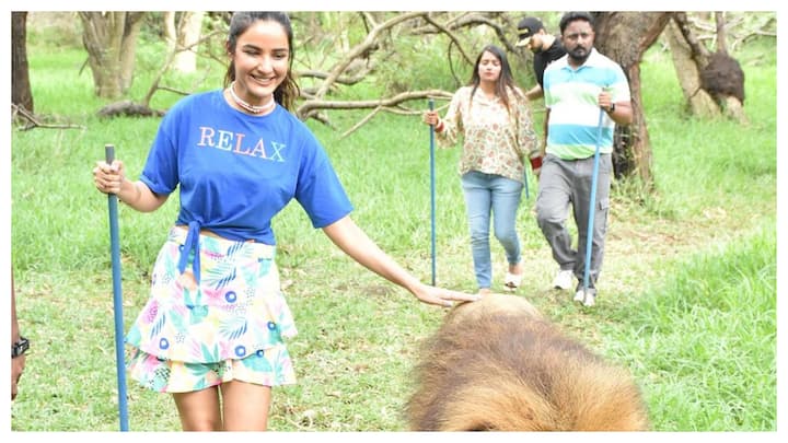 Actress Jasmine Bhasin, who is currently vacationing in Mauritius, shared a glimpse of her adventures at the Casela Wildlife Park and Nature Reserve on Tuesday.