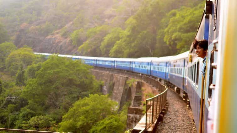 Indian trains air conditioner temperature limit how air recirculation works in railways 20, 22 या फिर 25, ट्रेन में कितनी डिग्री पर चलता है AC? 99% यात्रियों को नहीं पता जवाब