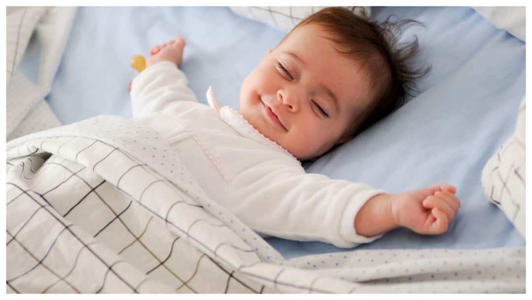 Parenting Tips : बच्चा देर रात तक जागता है तो जल्दी सुलाने के लिए अपनाएं ये तरीके Try These Methods to Help Your Child Fall Asleep Earlier Parenting Tips : बच्चा देर रात तक जागता है तो जल्दी सुलाने के लिए अपनाएं ये तरीके