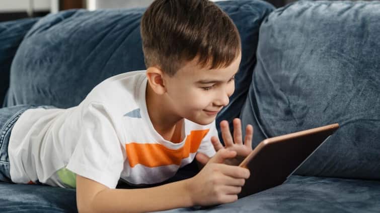 Tablet Under 5000: बच्चों की पढ़ाई को बहुत आसान बना देंगे ये धांसू टैबलेट, खर्च 5 हजार रुपये से भी कम Tablet Under 5000 Rupees DOMO S3 Quodcore 4 Tab Kall N4 Tablet IKALL N5 4G Kall N7 PRO Tablet Under 5000: बच्चों की पढ़ाई को बहुत आसान बना देंगे ये धांसू टैबलेट, खर्च 5 हजार रुपये से भी कम