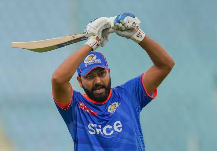 Happy Birthday Rohit Sharma: હિટમેનના નામથી જાણીતા રોહિત શર્માને લગ્ન પહેલા બૉલીવુડ એક્ટ્રેસ પર 'ક્રશ' હતો. હિટમેને પોતે ક્રશ હોવાની કબૂલાત કરી હતી. ભારતીય ક્રિકેટ ટીમના વર્તમાન કેપ્ટન અને મુંબઈ ઈન્ડિયન્સના ભૂતપૂર્વ કેપ્ટન આઈપીએલ 2024 વચ્ચે પોતાનો 37મો જન્મદિવસ ઉજવી રહ્યો છે. હિટમેનના જન્મદિવસના અવસર પર અમે તમને અહીં જણાવી રહ્યાં છીએ કે, રોહિત શર્મા બૉલીવુડની કઇ હસીનાની પાછળ પાગલ થયો હતો....