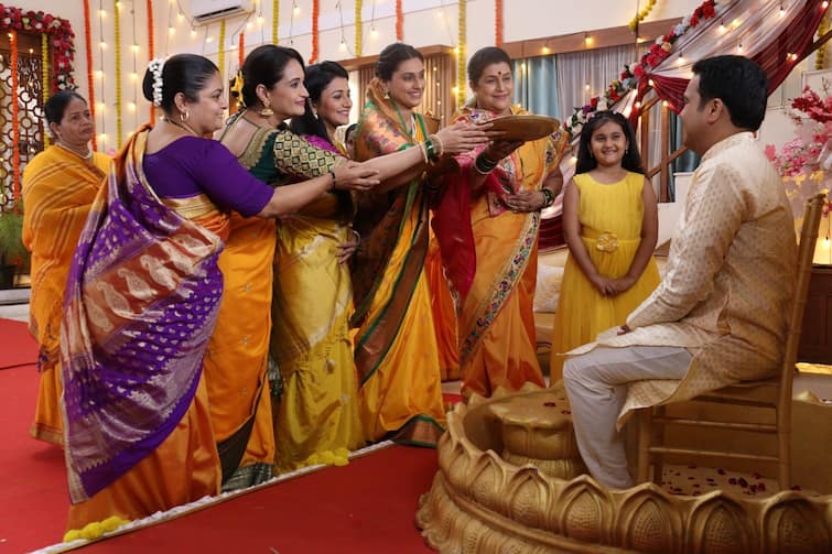 Gharo Ghari Matichya Chuli Marathi Serial Latest Update Know Details Wedding Special Episode Entertainment Marathi News Gharo Ghari Matichya Chuli : सुरु झाली आहे लगीनघाई; स्टार प्रवाहच्या 'घरोघरी मातीच्या चुली' मालिकेत ऐश्वर्या-सारंगच्या लग्नाची धामधूम