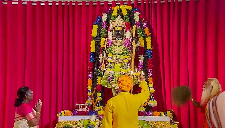 President Murmu was presented a miniature replica of Shri Ram Janmabhoomi Temple and a framed photo of the idol of Ram Lalla. (Source: PTI)
