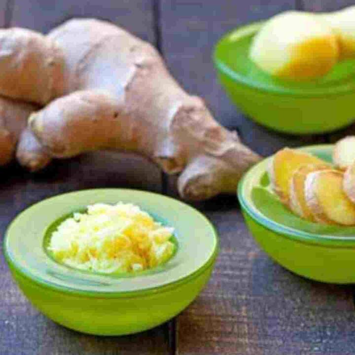 ਤੁਸੀਂ ਚਾਹੋ ਤਾਂ ਅਦਰਕ ਦਾ ਪੇਸਟ ਬਣਾ ਕੇ ਵੀ ਰੱਖ ਸਕਦੇ ਹੋ। ਇਹ ਫਰਿੱਜ ਵਿੱਚ ਇੱਕ ਮਹੀਨੇ ਤੱਕ ਆਸਾਨੀ ਨਾਲ ਰਹਿ ਜਾਂਦੇ ਹਨ। ਤੁਸੀਂ ਇਸ ਦੀ ਵਰਤੋਂ ਰੋਜ਼ਾਨਾ ਸਬਜ਼ੀਆਂ ਬਣਾਉਣ ਲਈ ਕਰ ਸਕਦੇ ਹੋ।
