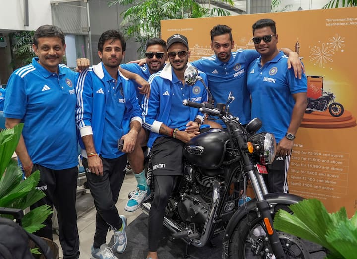 India's 15-man squad for T20 World Cup 2024: Rohit Sharma (c), Hardik Pandya (vc), Yashasvi Jaiswal, Virat Kohli, Suryakumar Yadav, Rishabh Pant (wk), Sanju Samson (wk), Shivam Dube, Ravindra Jadeja, Axar Patel, Kuldeep Yadav, Yuzvendra Chahal, Arshdeep Singh, Jasprit Bumrah, Mohd. Siraj. Reserves: Shubman Gill, Rinku Singh, Khaleel Ahmed and Avesh Khan