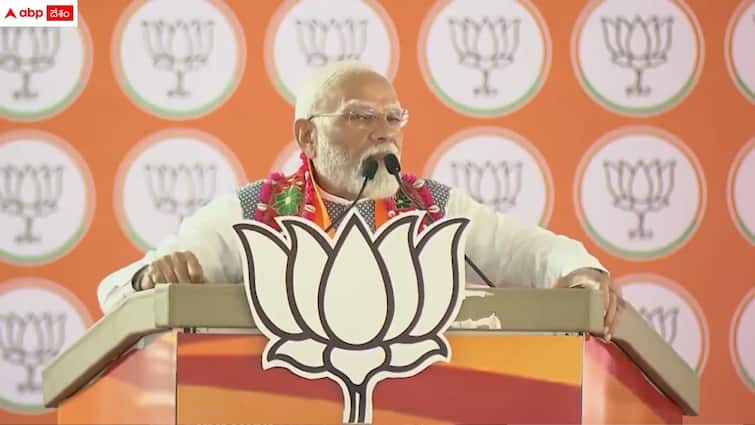 pm modi says Congress is dying and Pakistan is crying in election campaign at gujarat PM Modi On Rahul: ”காங்கிரஸ் இறக்கிறது, பாகிஸ்தான் அழுகிறது” - கடுமையாக சாடி பேசிய பிரதமர் மோடி