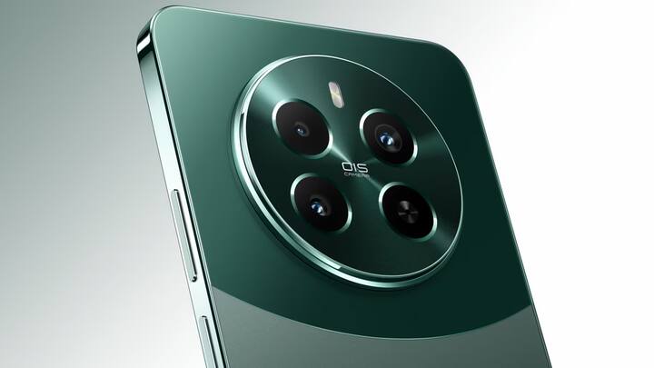 अगला फोन Realme Narzo 70 Pro 5G है, जो कि 19 हजार 999 रुपये में आता है. यह फोन मSony IMX890 OIS कैमरा सेंसर्स के साथ आने वाला पहला स्मार्टफोन है. यह दो वेरिएंट के साथ आता है. दूसरे वेरिएंट की बात करें तो 8GB RAM + 256GB स्टोरेज वाला फोन आपको 21 हजार 999 रुपये में मिल जायेगा.