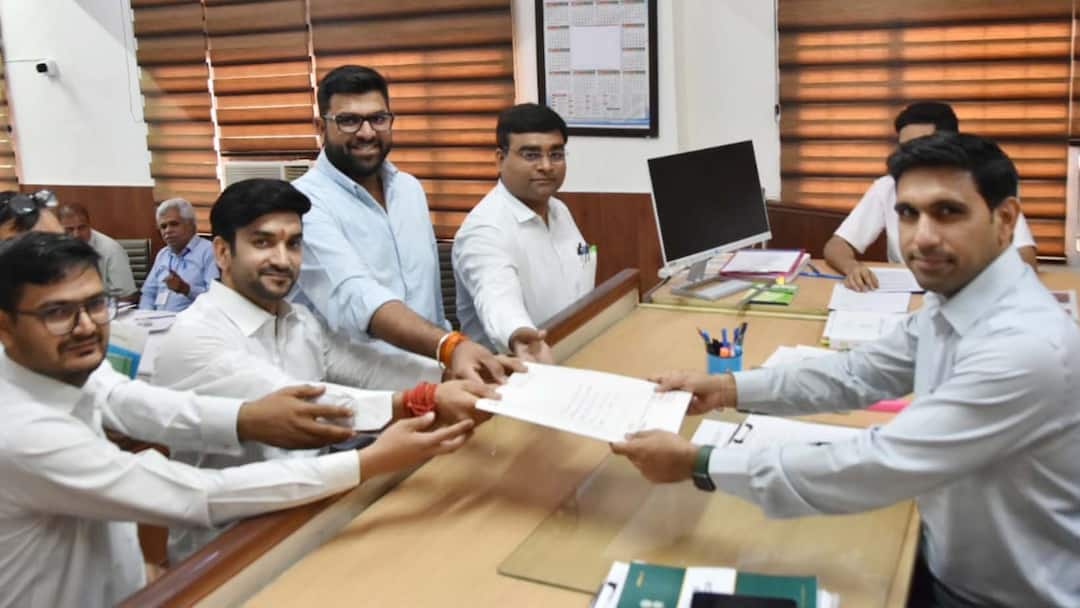 Rahul Fazilpuria File Nomination Papers from Gurugram Lok Sabha Election claimed victory ann गुरुग्राम लोकसभा सीट से सिंगर राहुल फाजिलपुरिया ने भरा नामांकन, किया जीत का दावा