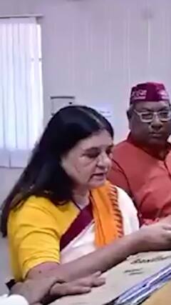 Lok Sabha Election: मेनका गांधी ने नामांकन दाखिल किया | ABP Shorts