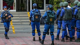 Delhi School Bomb Threat: દિલ્હી-એનસીઆરની 80થી વધુ સ્કૂલમાં બોમ્બની ધમકી, સર્ચ ઓપરેશન ચાલુ Delhi School Bomb Threat: દિલ્હી-એનસીઆરની 80થી વધુ સ્કૂલમાં બોમ્બની ધમકી, સર્ચ ઓપરેશન ચાલુ