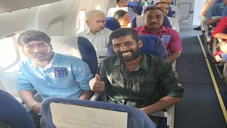 May Day private company that took workers to Madurai for a trip by plane  heaped praise - TNN மே தினத்தில் மகிழ்ச்சி: தொழிலாளர்களை விமானத்தில் சுற்றுலா அழைத்துச் சென்ற  நிறுவனம்