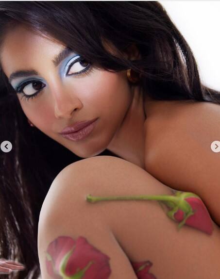 ਇਸ ਤੋਂ ਬਾਅਦ ਲੋਕਾਂ ਨੇ ਏਪੀ ਢਿੱਲੋਂ ਦੀ ਗਰਲਫ੍ਰੈਂਡ ਨੂੰ ਰੱਜ ਕੇ ਟ੍ਰੋਲ ਕੀਤਾ। ਬਨੀਤਾ ਜੋ ਕਿ ਖੁਦ ਇੱਕ ਅਦਾਕਾਰਾ ਹੈ, ਉਸ ਨੂੰ ਅਜਿਹੇ ਲੁੱਕ ਵਿੱਚ ਫੈਨਜ਼ ਨੇ ਨਾ ਪਸੰਦ ਕਰ ਦਿੱਤਾ।